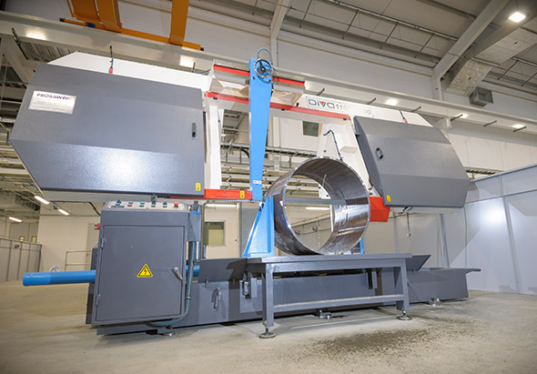 Large capacity bandsaw